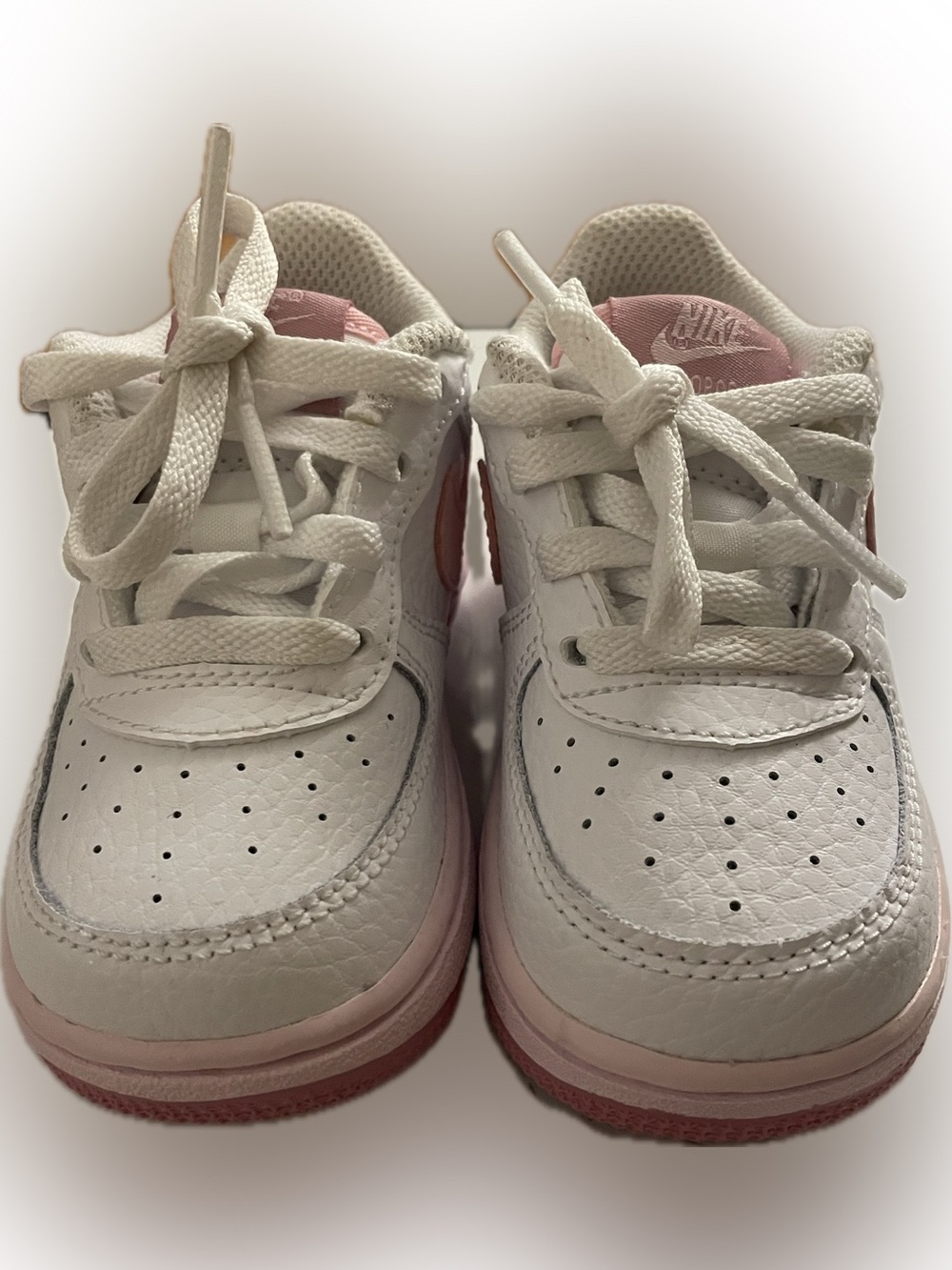 Nike Kids White and Pink Low-Top Sneakers